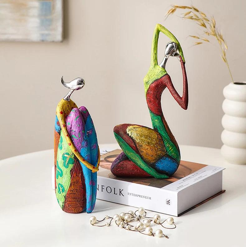 Escultura Menina Abstrata Pintada Alto Padrão - Casas Carol