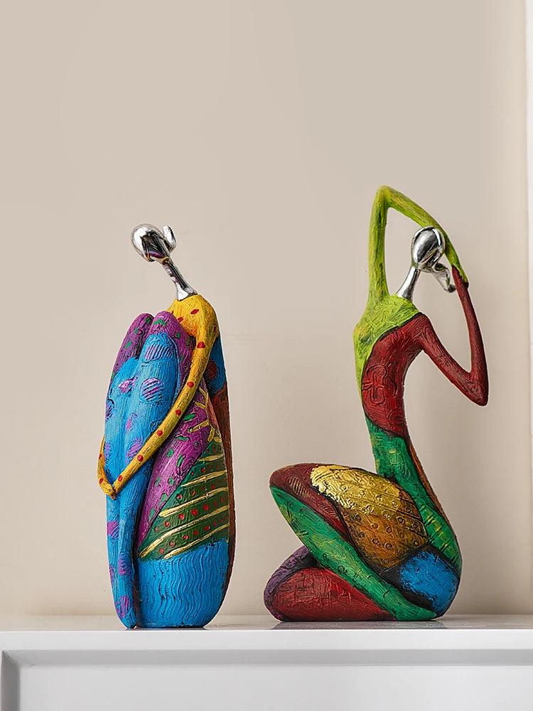 Escultura Menina Abstrata Pintada Alto Padrão - Casas Carol