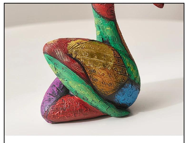 Escultura Menina Abstrata Pintada Alto Padrão - Casas Carol